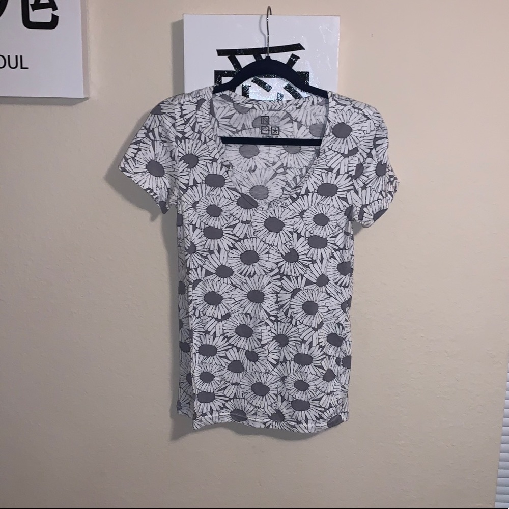 white flower t-shirt